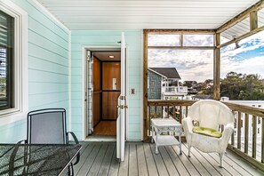 Property grounds - Gullway Bay: 4 BD, Pool, Dog Friendly,Elevator, Bay Views (Virginia Beach)