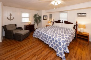 6 bedrooms, WiFi, bed sheets - Blue Ocean- Steps to Beach, Private Pool, Slps 16 (Virginia Beach)