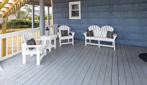 Terrace/patio - Blue Ocean- Steps to Beach, Private Pool, Slps 16 (Virginia Beach)