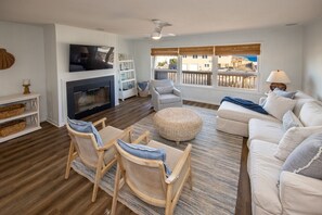 TV - *NEW*Easy Day- Pool, Hot Tub, Dog Friendly, Direct Beach Access! (Virginia Beach)