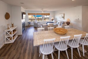 Interior - Easy Day- Pool, Hot Tub, Dog Friendly, Direct Beach Access! (Virginia Beach)