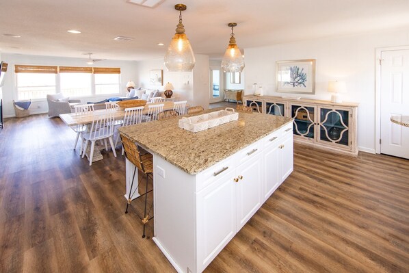 Interior - *NEW*Easy Day- Pool, Hot Tub, Dog Friendly, Direct Beach Access! (Virginia Beach)