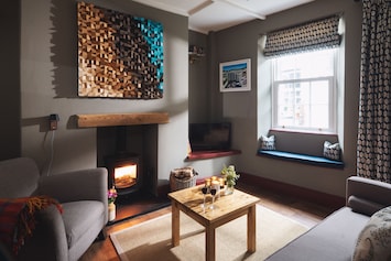 Living Room / Lounge