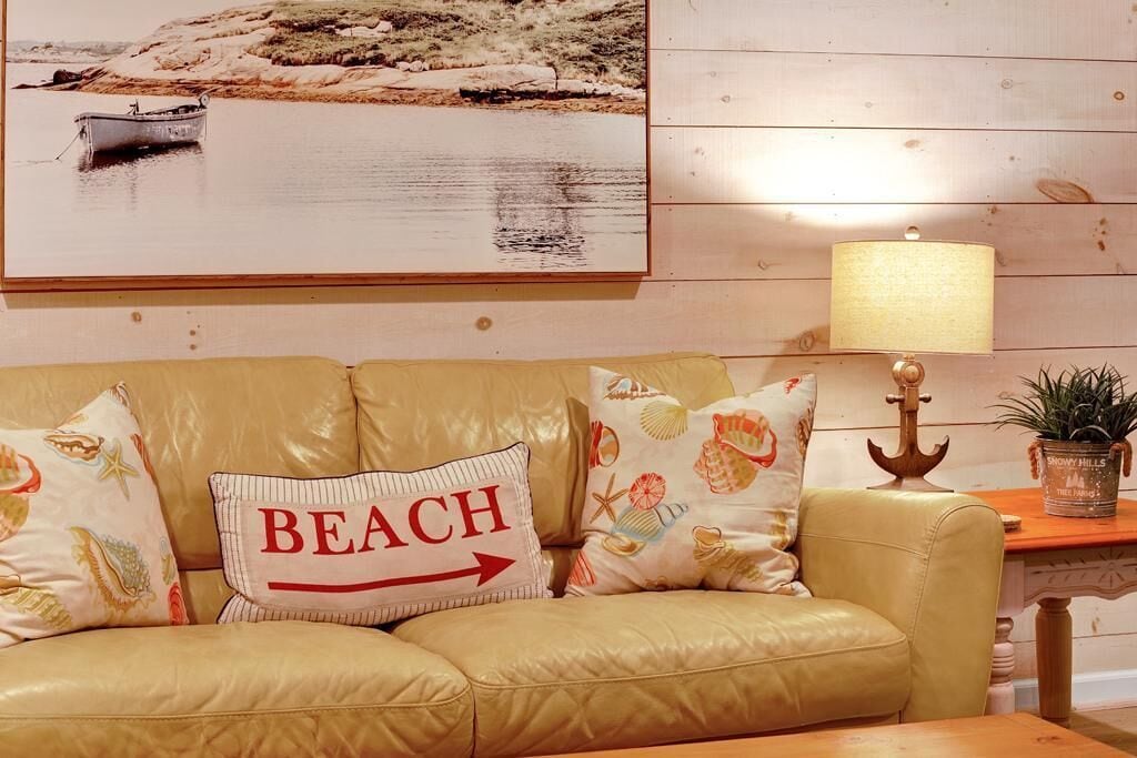 House, Multiple Beds (Captain's Corner) | Living area