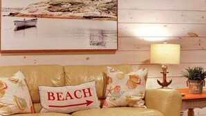 Casa, várias camas (Captain's Corner) | Área de estar