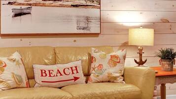 House, Multiple Beds (Captain's Corner) | Living area