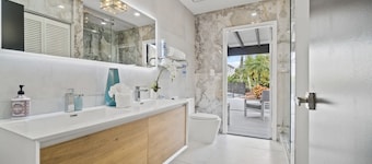 Stunning Villa with private pool on Tropical half acre of Paradise