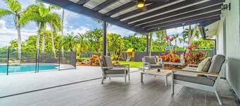 Stunning Villa with private pool on Tropical half acre of Paradise