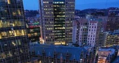 LOCATION! Walkable to inclines & stunning views