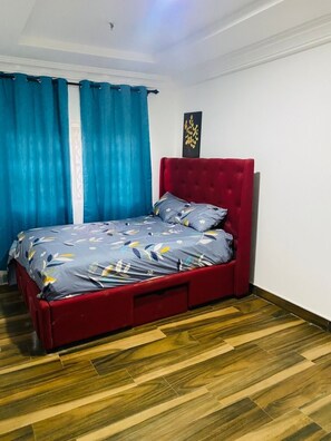 4 quartos, ferros/tábuas de passar roupa, Wi-Fi, roupa de cama