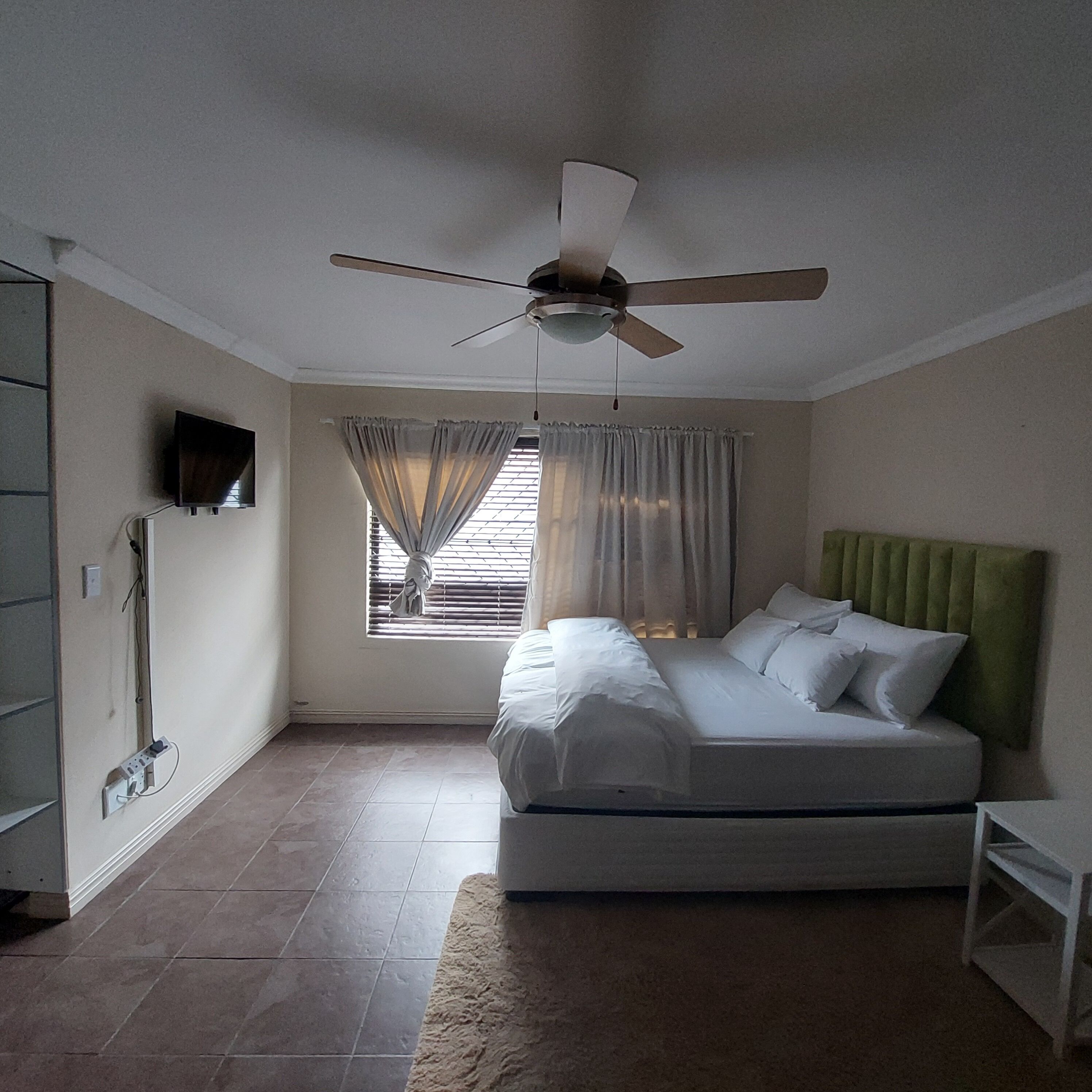 6 chambres, fer et planche à repasser, Wi-Fi gratuit, draps fournis