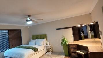 6 habitaciones, tabla de planchar con plancha y wifi gratis