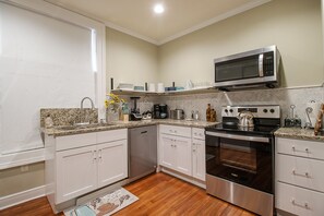 Private kitchen - Beautiful Beach Duplex sleeps 6 (Biloxi)