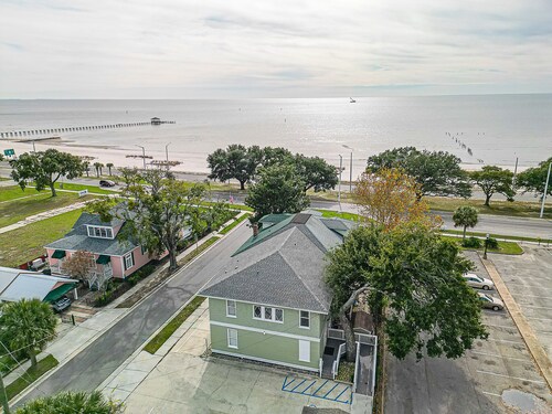 Beautiful Beach Duplex sleeps 6