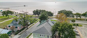 Beautiful Beach Duplex sleeps 6