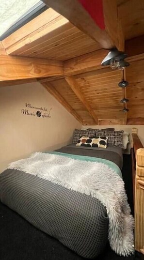 1 chambre, fer et planche à repasser, Wi-Fi gratuit, draps fournis