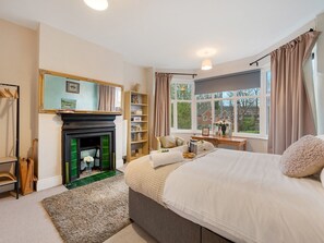 5 habitaciones, tabla de planchar con plancha y wifi gratis 