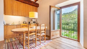 Dining - Apartment S'Estorell  with Kitchen & Mountain views (Lloseta)