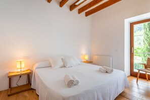 3 bedrooms, free WiFi, bed sheets - Apartment S'Aljub with Terrace & Garden View (Lloseta)