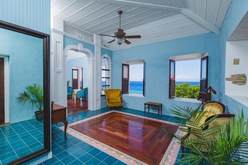 Large house on historic estate - ocean views - incredible location
