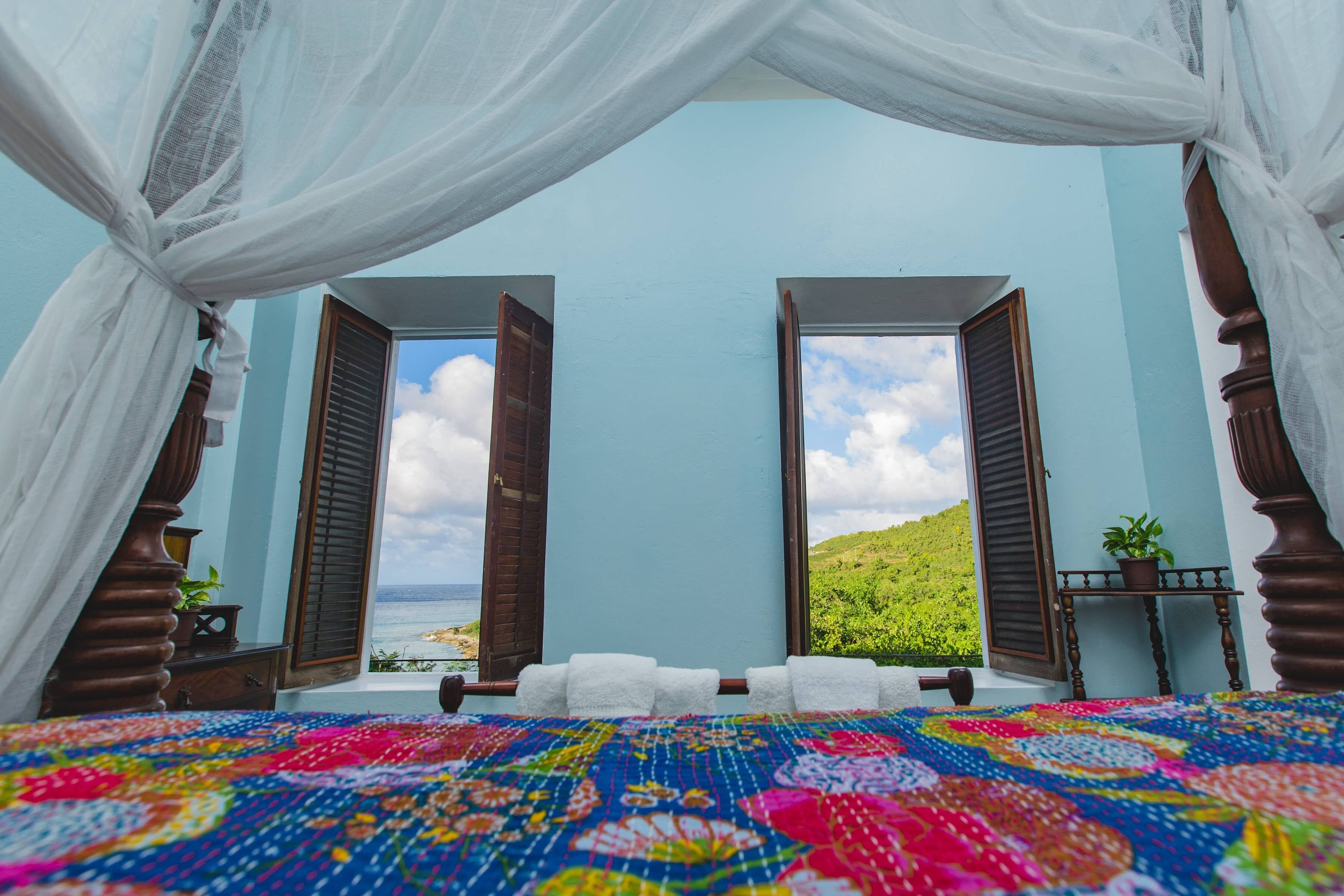 9 bedrooms, desk, free WiFi, bed sheets