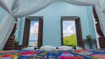 9 bedrooms, desk, free WiFi, bed sheets