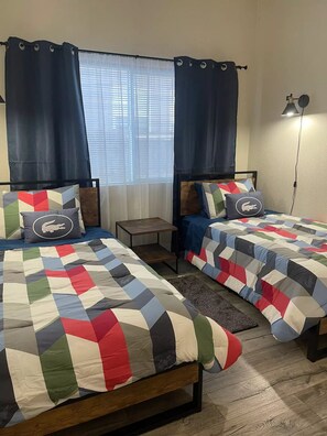 3 bedrooms, iron/ironing board, WiFi, bed sheets
