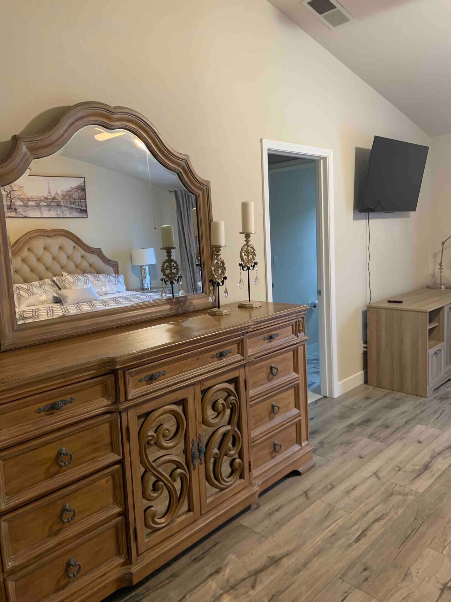 3 makuuhuonetta, silitysrauta/-lauta, Wi-Fi, vuodevaatteet