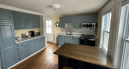 Spacious, bright 3-bedroom, Center of Town with Parking