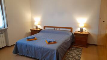 2 chambres, fer et planche Ă repasser, Wi-Fi gratuit, draps fournis