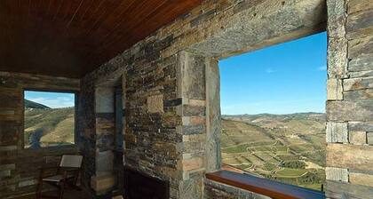 Phenomenal Pinhao Villa | 3 Bedrooms | Villa Douroco | Beautiful Valley Views | Pool Table