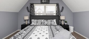 Quaint & Comfy 3 Bedroom - 3min to Downtown!