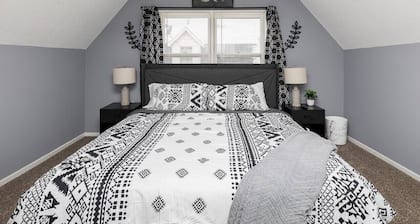 Quaint & Comfy 3 Bedroom - 3min to Downtown!