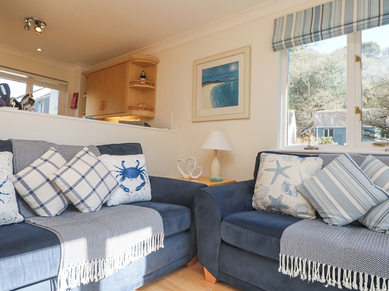 Foxglove Cottage, Pet Friendly, Character Holiday Cottage In Falmouth - Falmouth