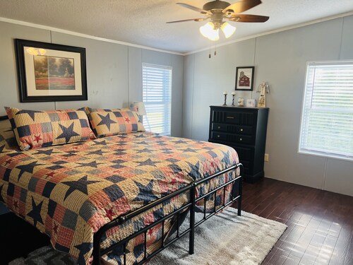 Farm Stay! Horses welcome! On the bourbon trail between Lexington and Louisville