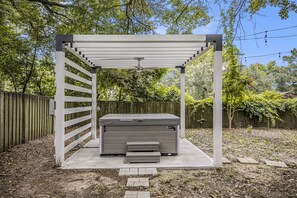 Bain à remous extérieur