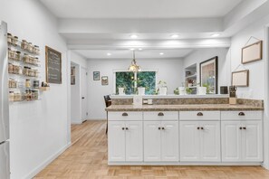 Interior - Kirkland Luxury Getaway with Backyard & Workspace! (Kirkland)