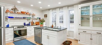 Quiet Shepherd Home: Near CMU Campus!