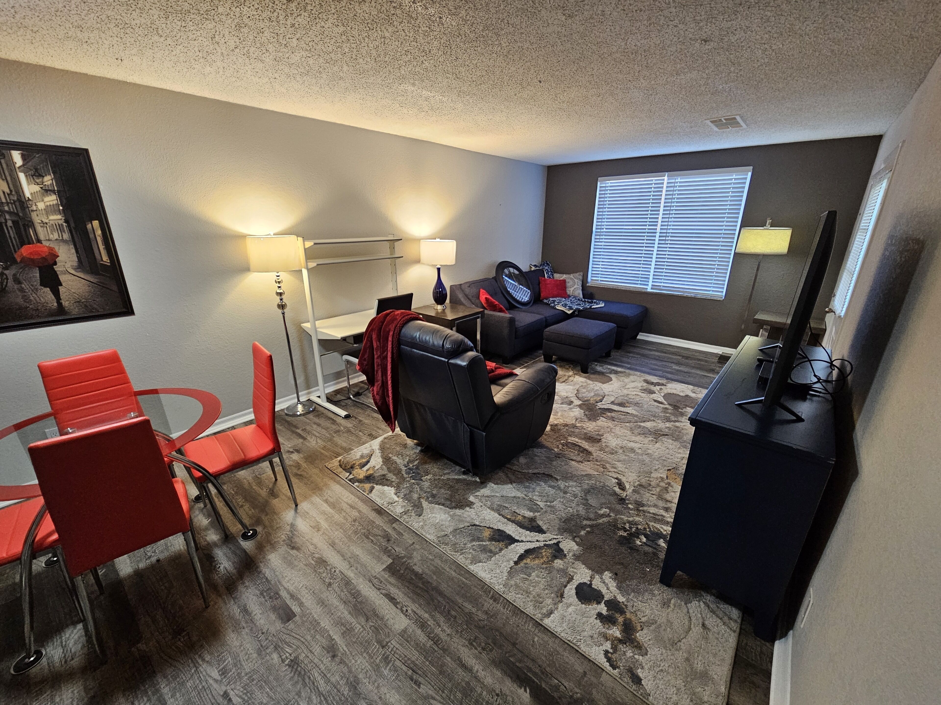 3BR 2BA Home 5 minutes to NAS and Hospital
