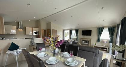 8 berth luxury lodge at Tattershall lakes