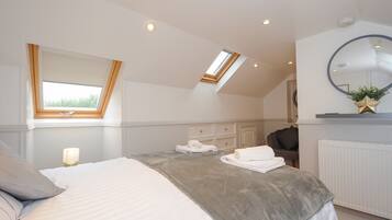 2 bedrooms, individually decorated, individually furnished, free WiFi