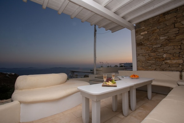 Eleni's Mykonian House | Terassi/patio