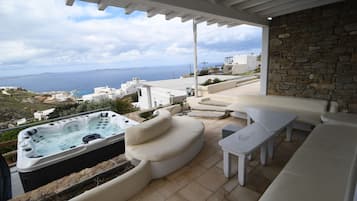 Eleni's Mykonian House | Terras