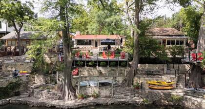 Boutique Cabin ON River- Enjoy FREE Paddleboards, Kayaks, Fishing Poles