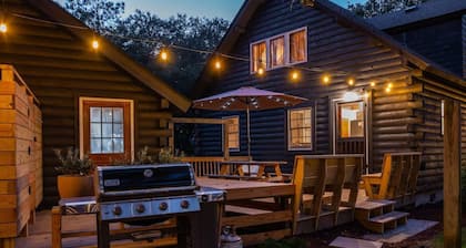 The Cabin - Unique OBX Stay, Huge Yard!