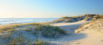 The Cabin - Unique OBX Stay, Huge Yard!