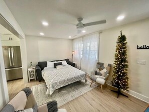 3 bedrooms, WiFi, bed sheets - Sandy Feet Retreat *A 5 star Stay* (Wildwood Crest)