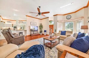 Smart TV y futbolito 