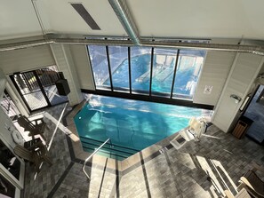 Piscine couverte, piscine extérieure