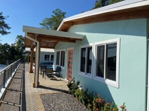 Outdoor dining - Beautiful new home located on the Central pacific near Playa Hermosa Beach! (Puntarenas)